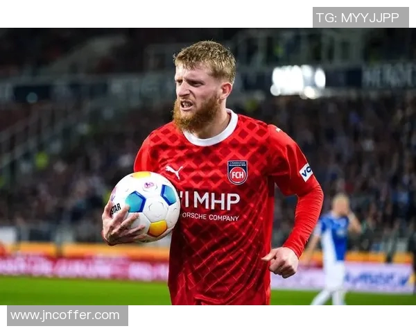 法兰克福主场击败汉诺威，德甲豪强再展神威，提升积分榜排名